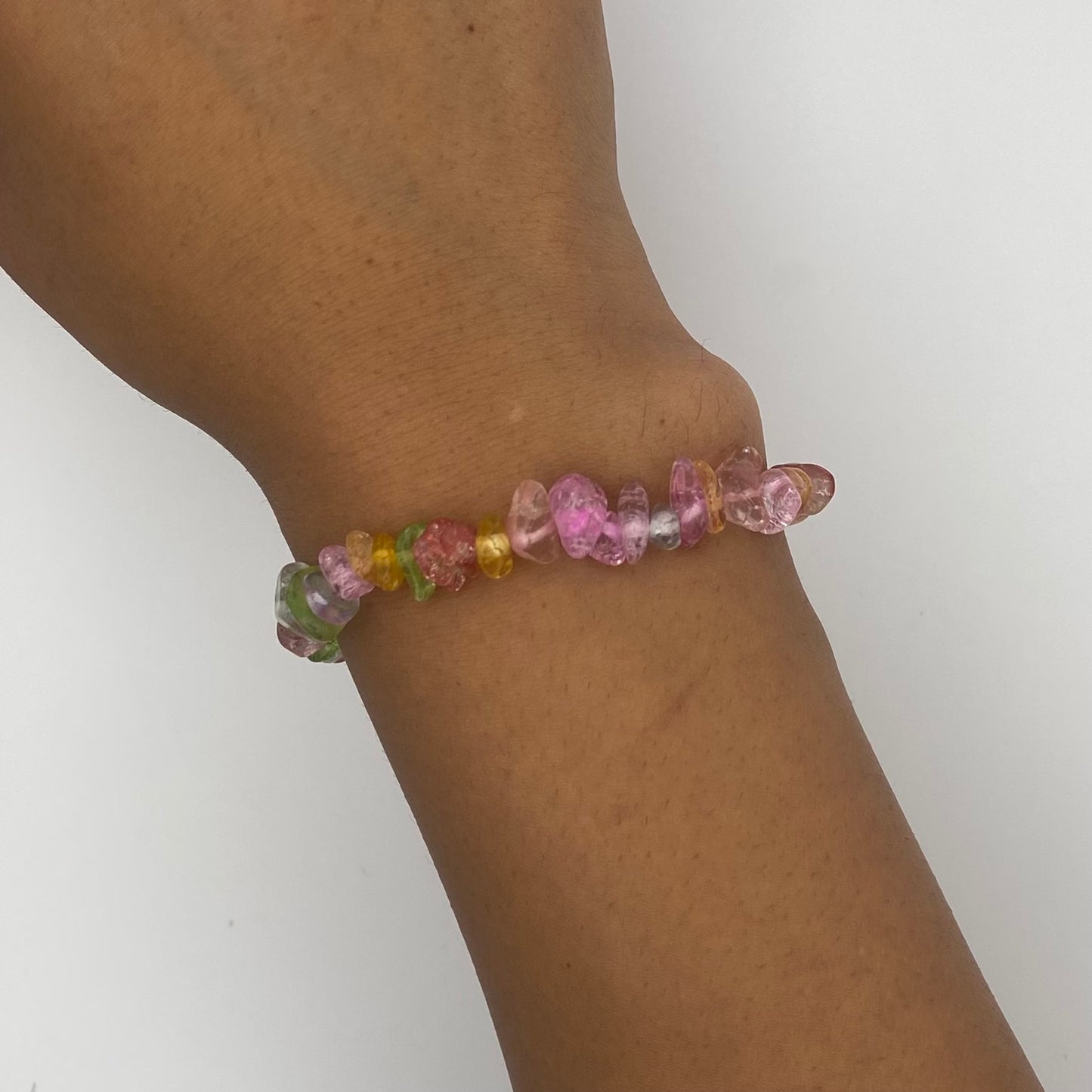 Armband aus Edelstein-Mix