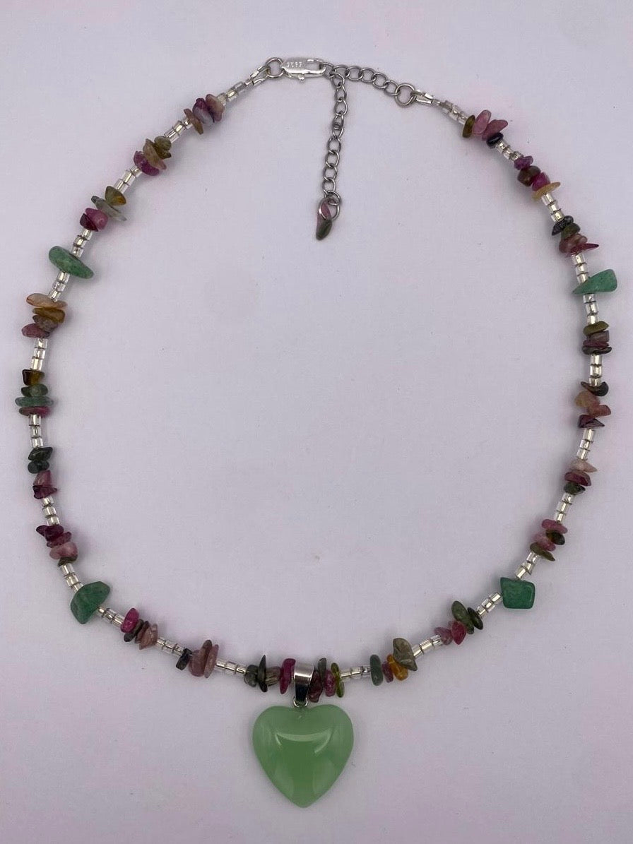 Handgemachte Halskette mit Aventurin, Fluorit-Mix und Herzanhänger