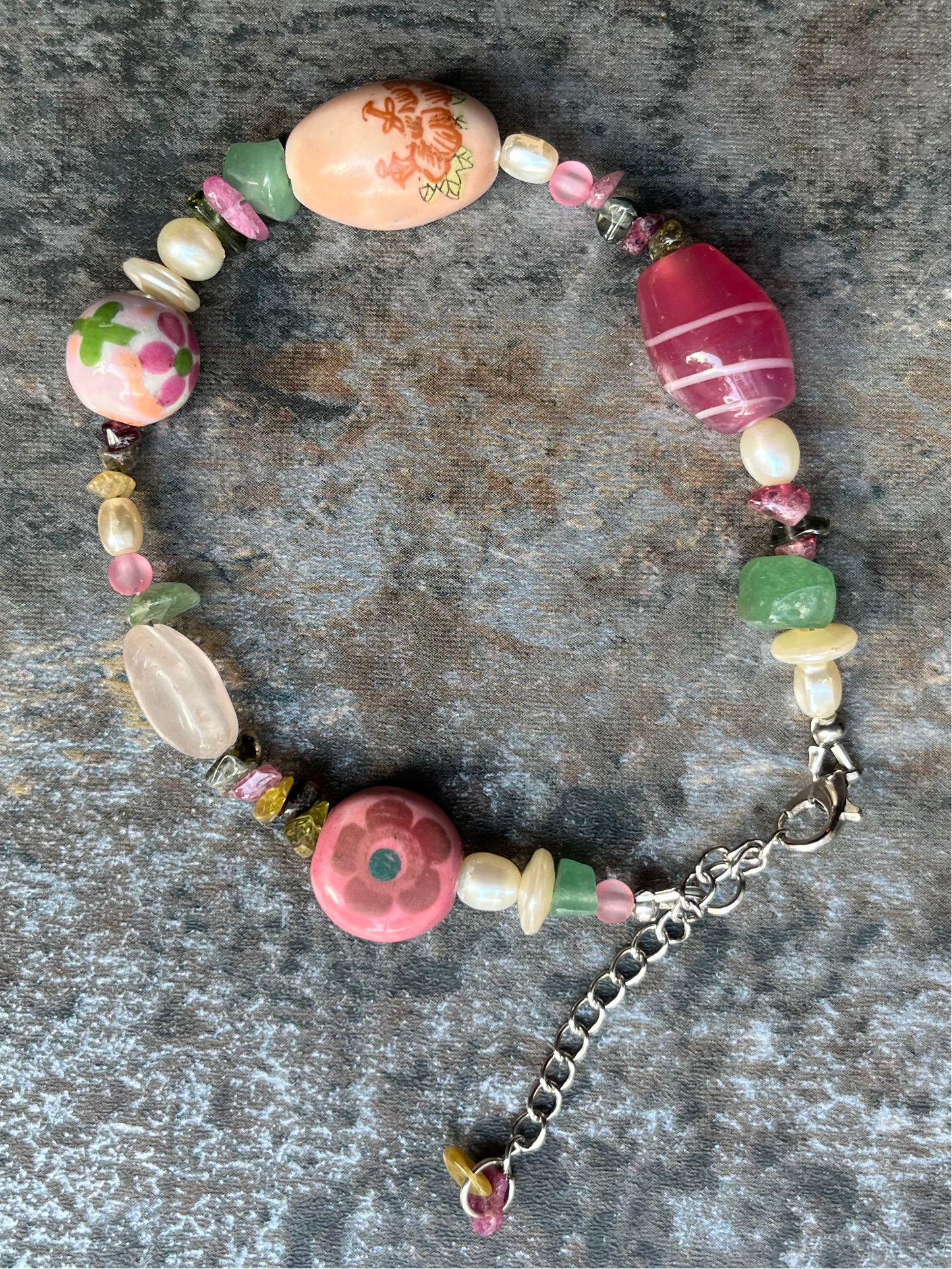 Unikat Handgemachtes Armband mit Halbedelsteinen und Vintage Perlen