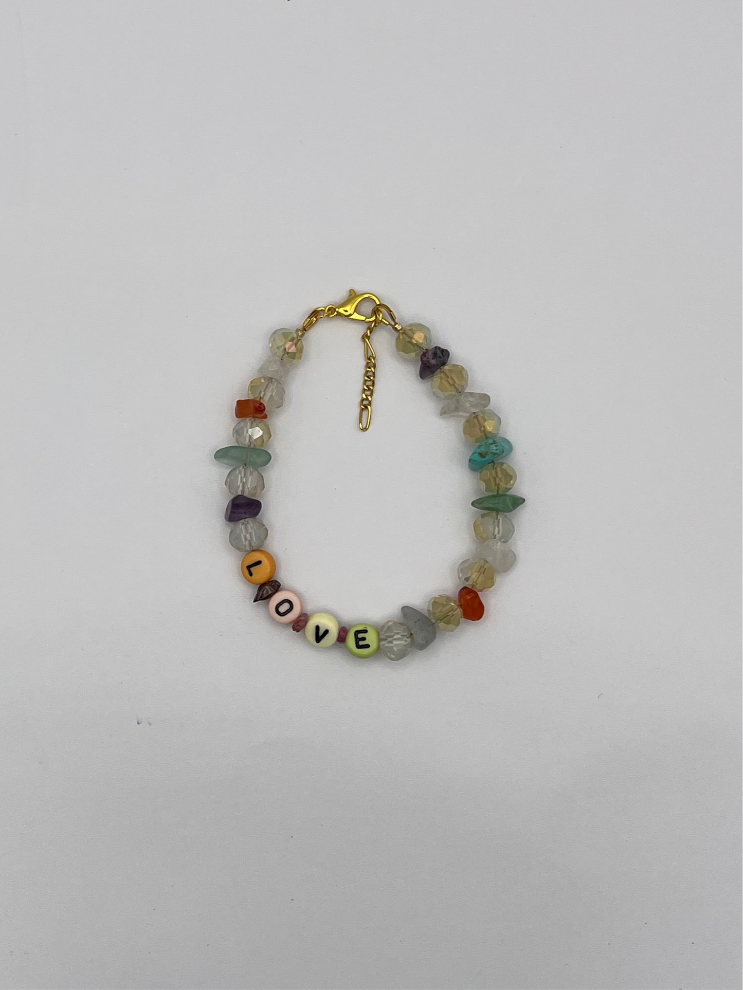 Handgemachtes Armband ‚L.O.V.E‘