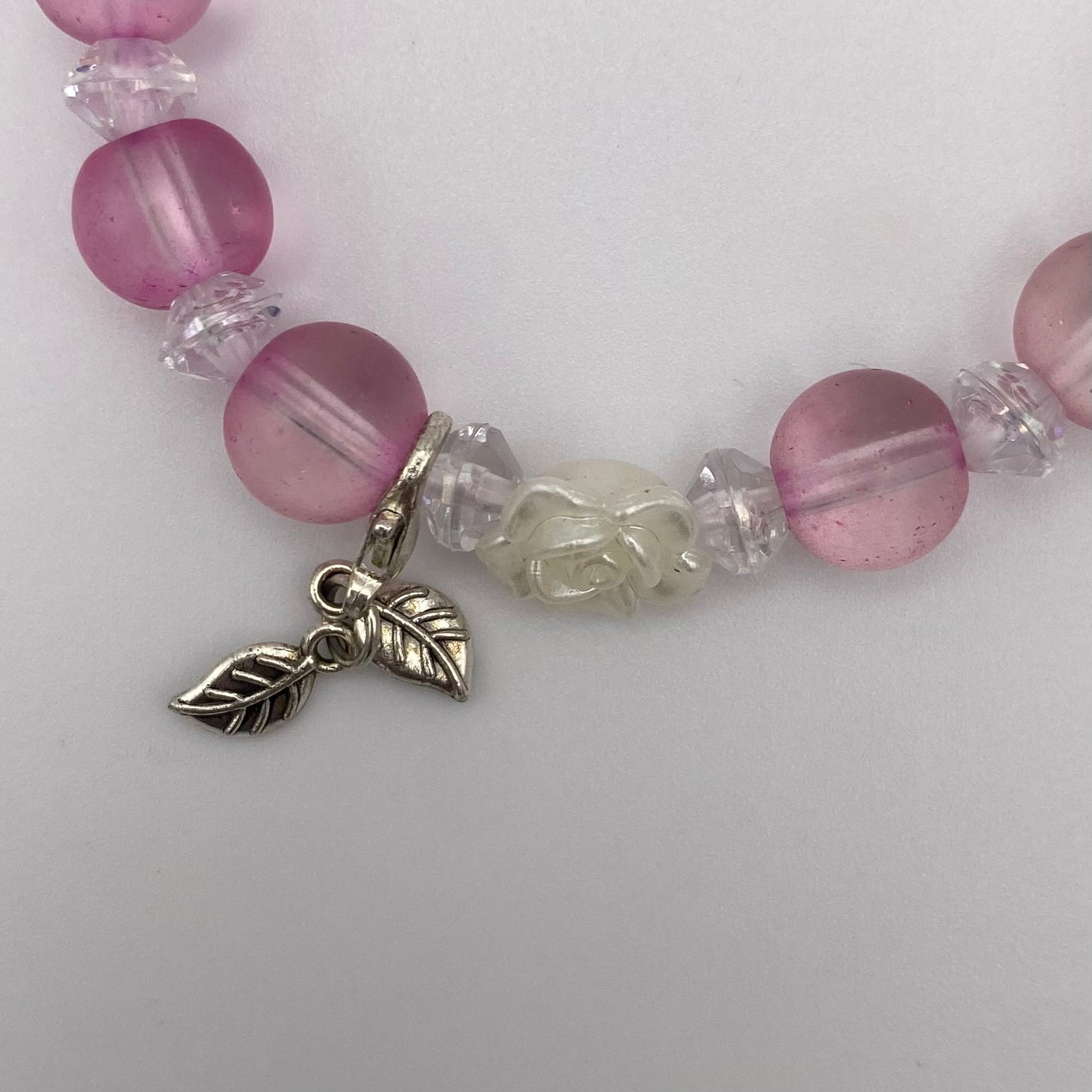 Armband mit Rose und Blätter-Anhänger