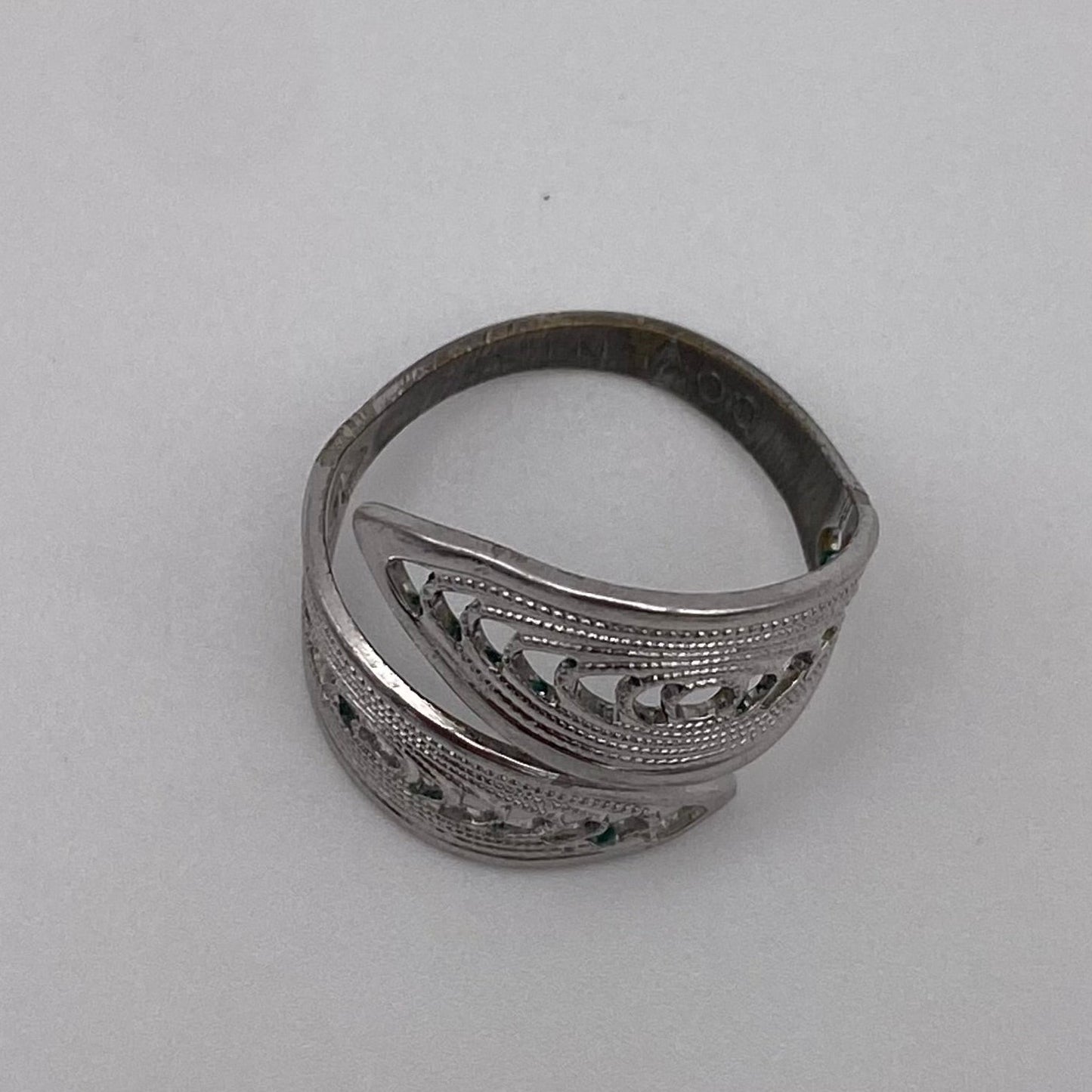 Vintage Sarah Coventry Caress Ring (1975)