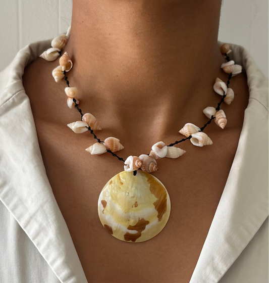 Vintage Kette mit Muscheln und großer Muschelplatte