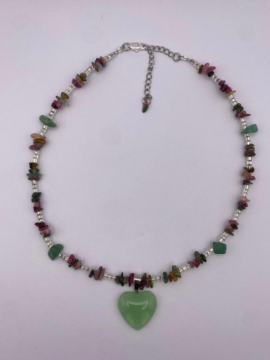 Handgemachte Halskette mit Aventurin, Fluorit-Mix und Herzanhänger