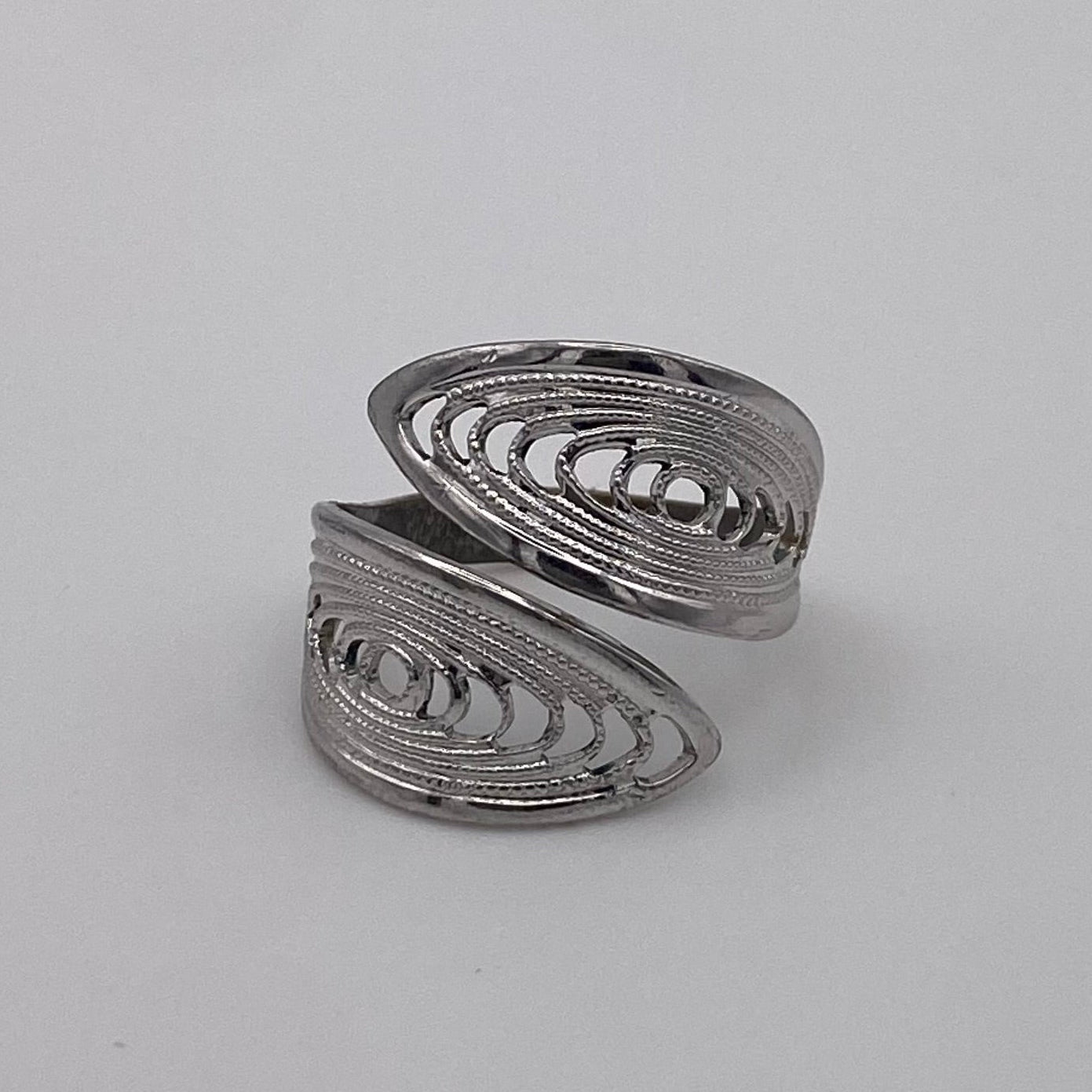 Vintage Sarah Coventry Caress Ring (1975)