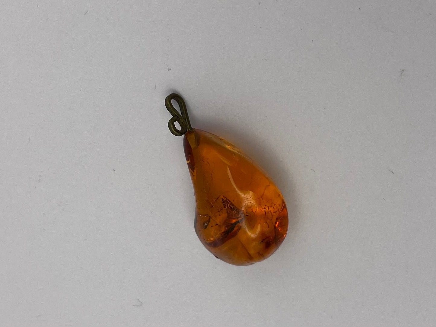 Hübscher Bernsteinanhänger