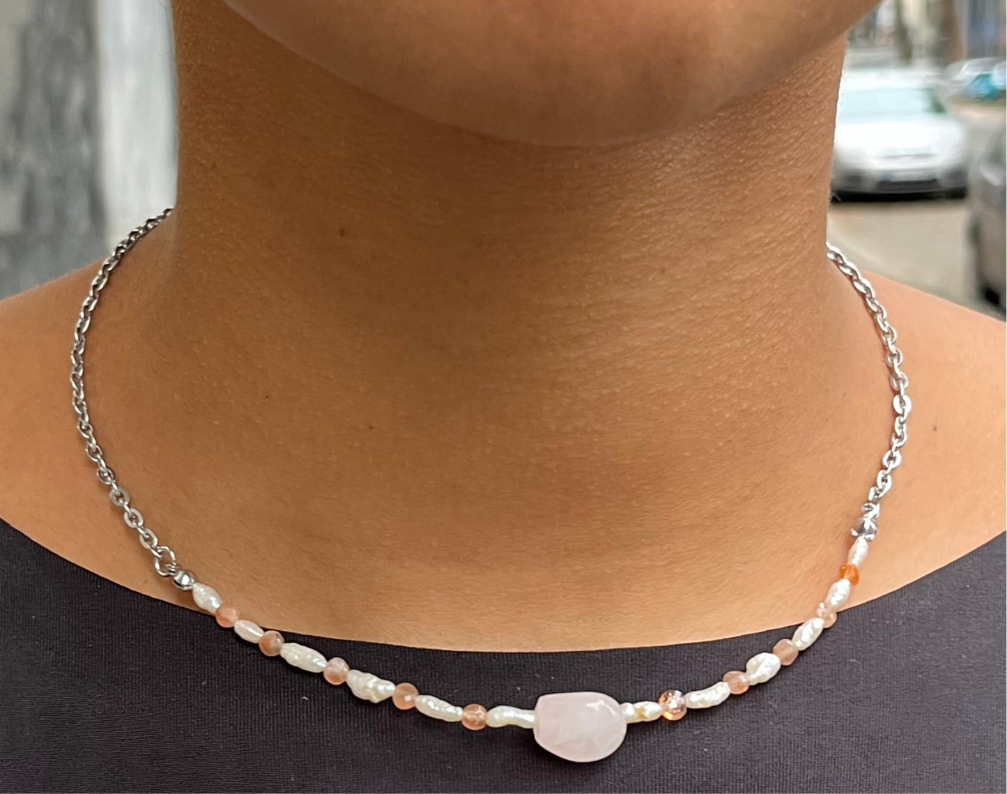 Zarte Kette mit Perlen, Erdbeerquarz und Rosenquarz