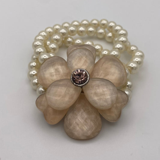 Preloved Perlenarmband mit Kamelienblüte