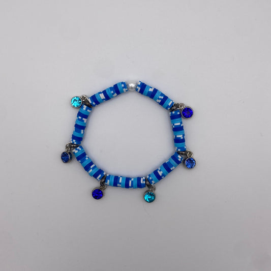 Blaues Armband mit Glitzersteinen