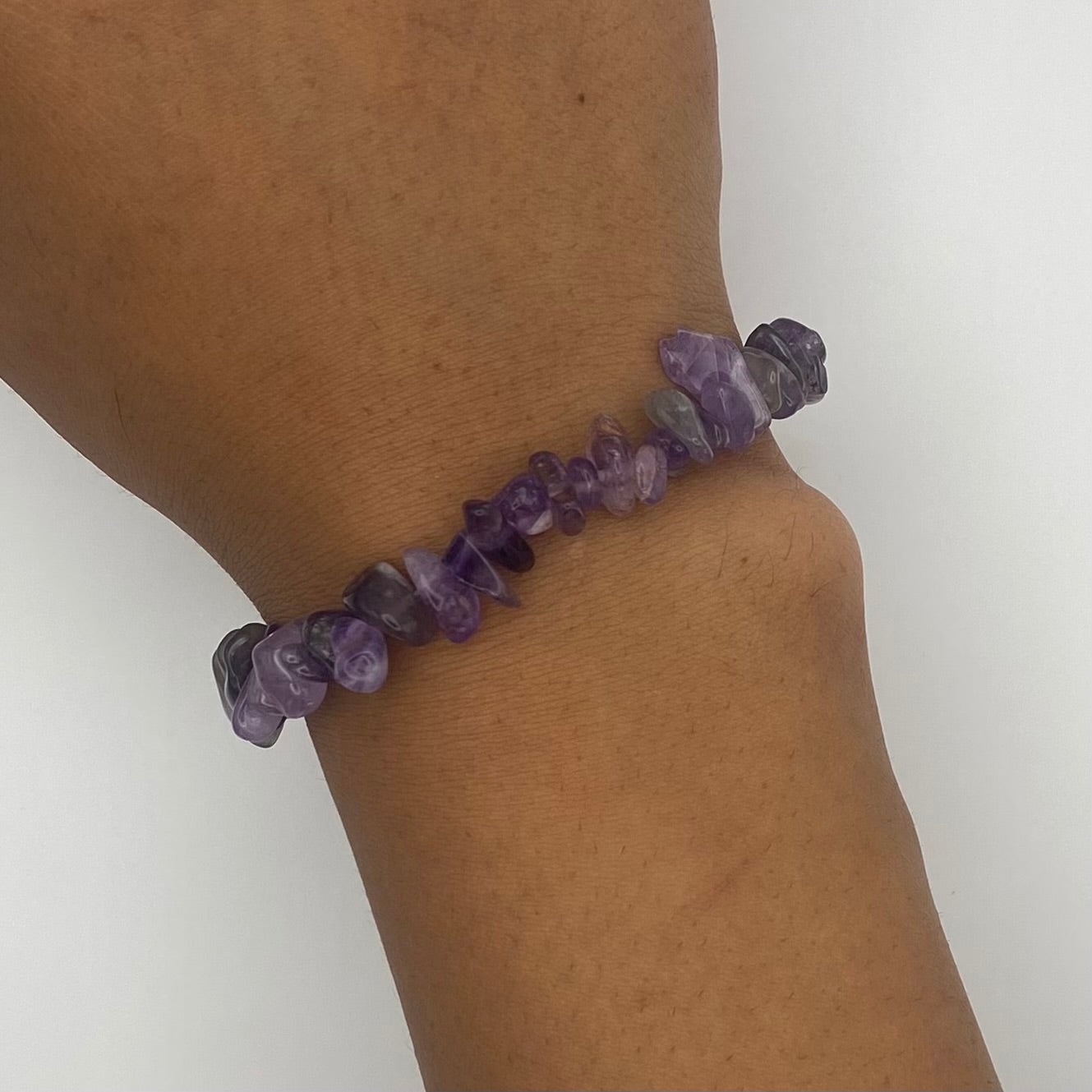 Edelstein-Armband mit Amethystsplittern
