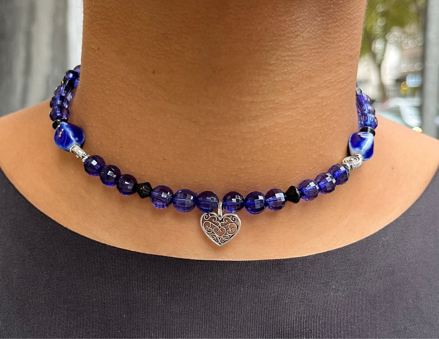 Handgemachte Kette mit Herzcharm