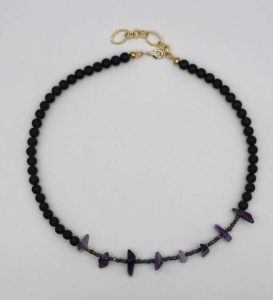 Handgemachte Halskette mit Amethyst und Onyx