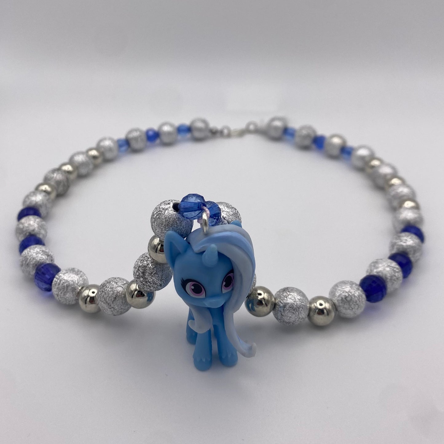 Kette mit blauem Filly-Pferdchen