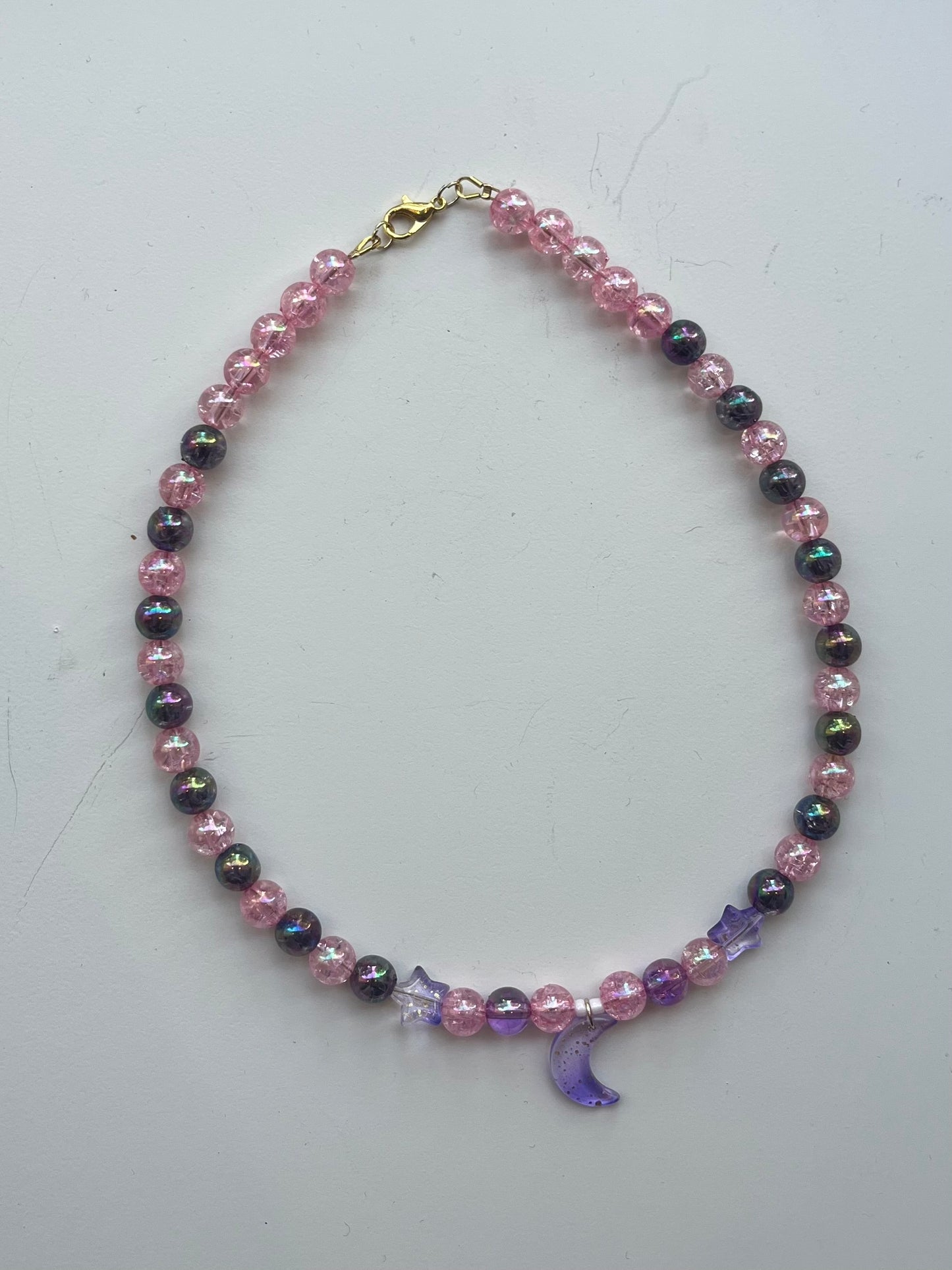 Handgemachte Halskette mit bunten Glitzerperlen