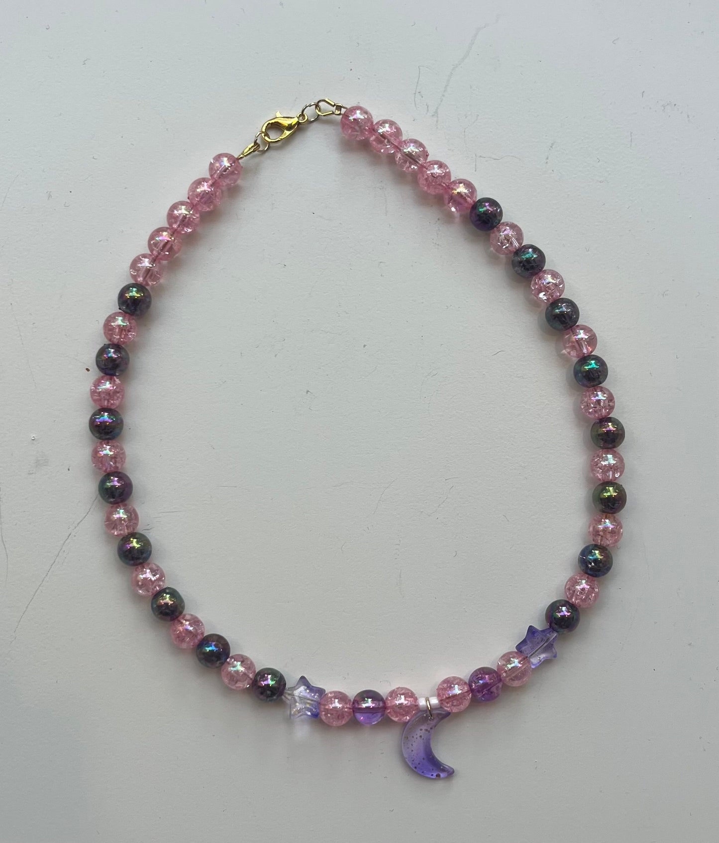 Handgemachte Halskette mit bunten Glitzerperlen