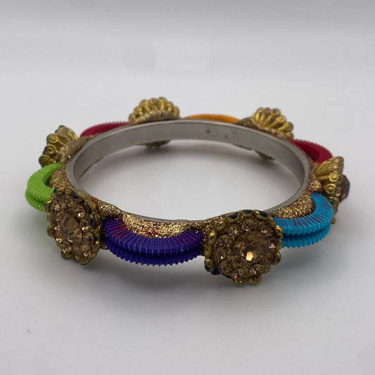 Bunt verzierter indischer Armreif