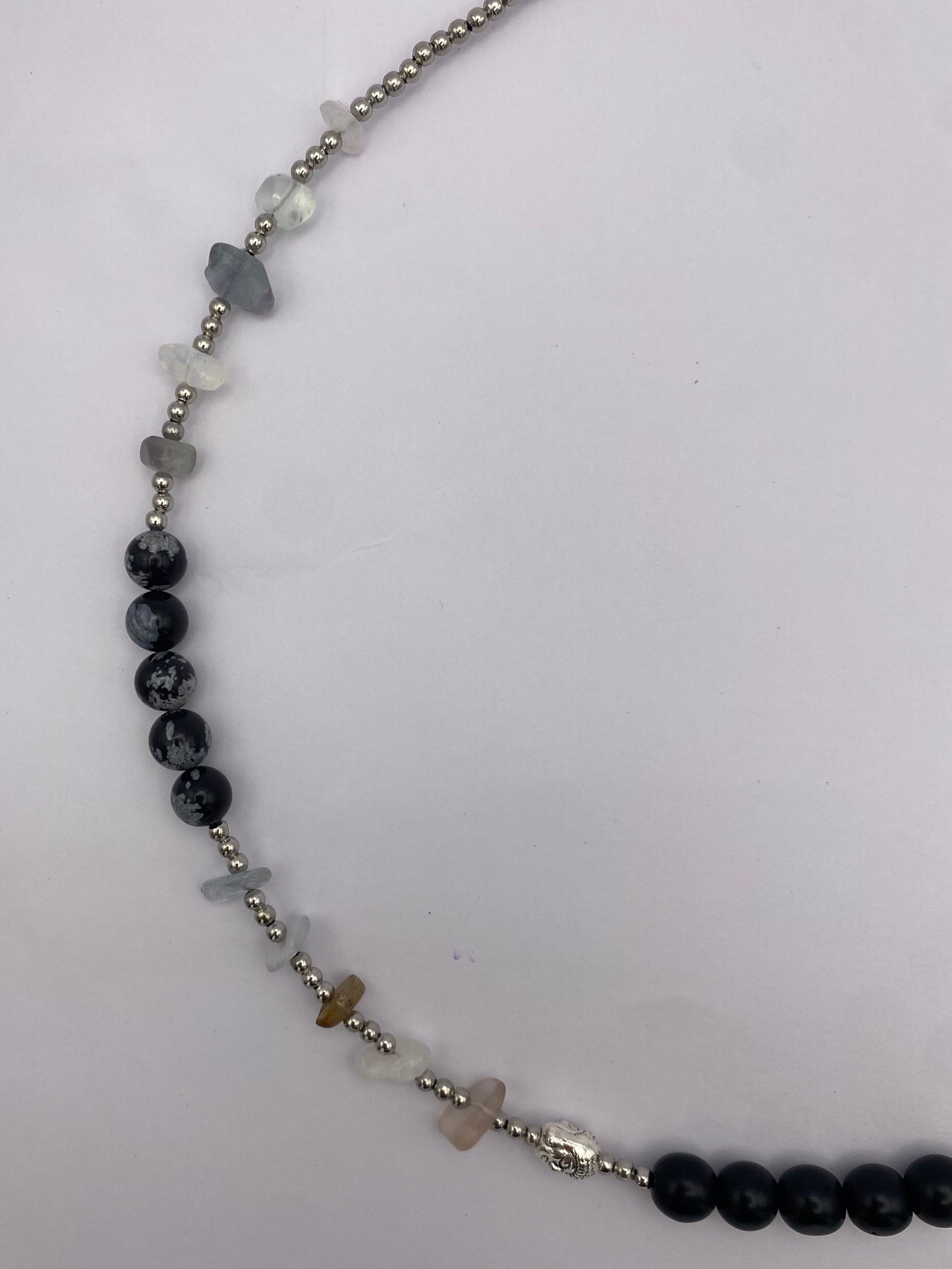 Handgemachte Halskette ‚Midnight Silver‘