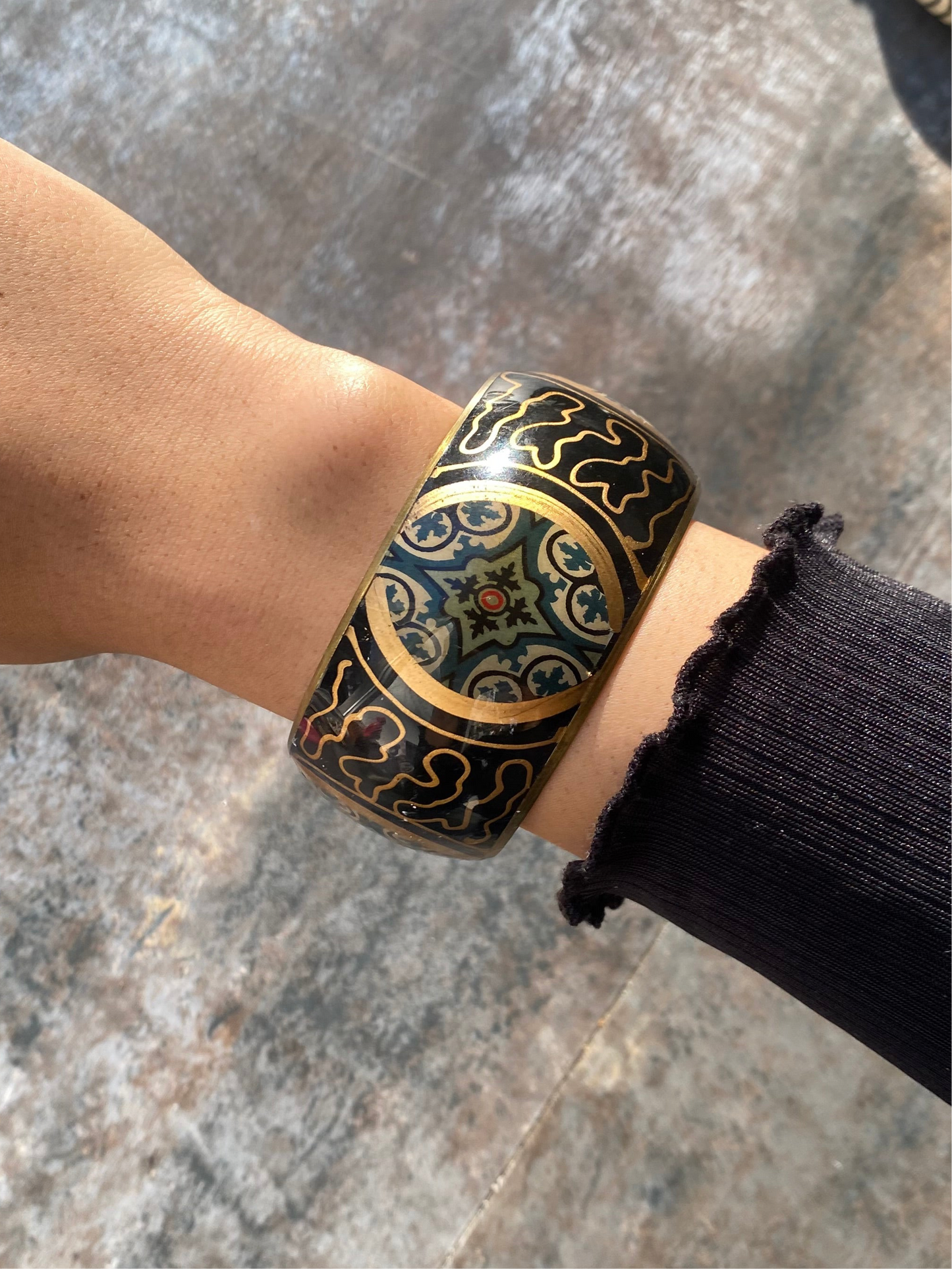 Vintage Armreif mit schönem Muster