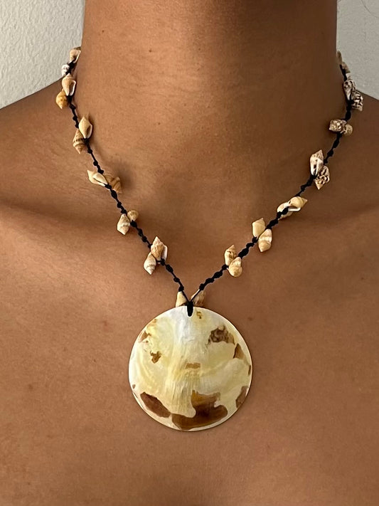Vintage Kette mit Muschelplatte und Muscheln