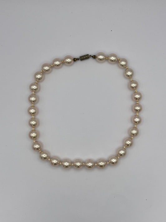 Choker/ Enge Halskette mit Perlen