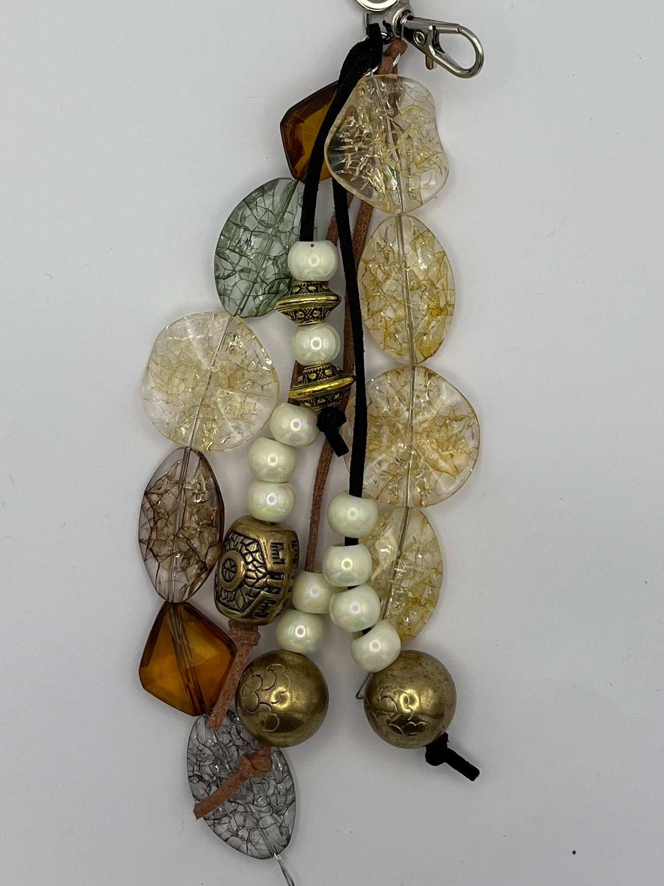 Handgemachter Schlüsselanhänger mit verschiedenen Perlen