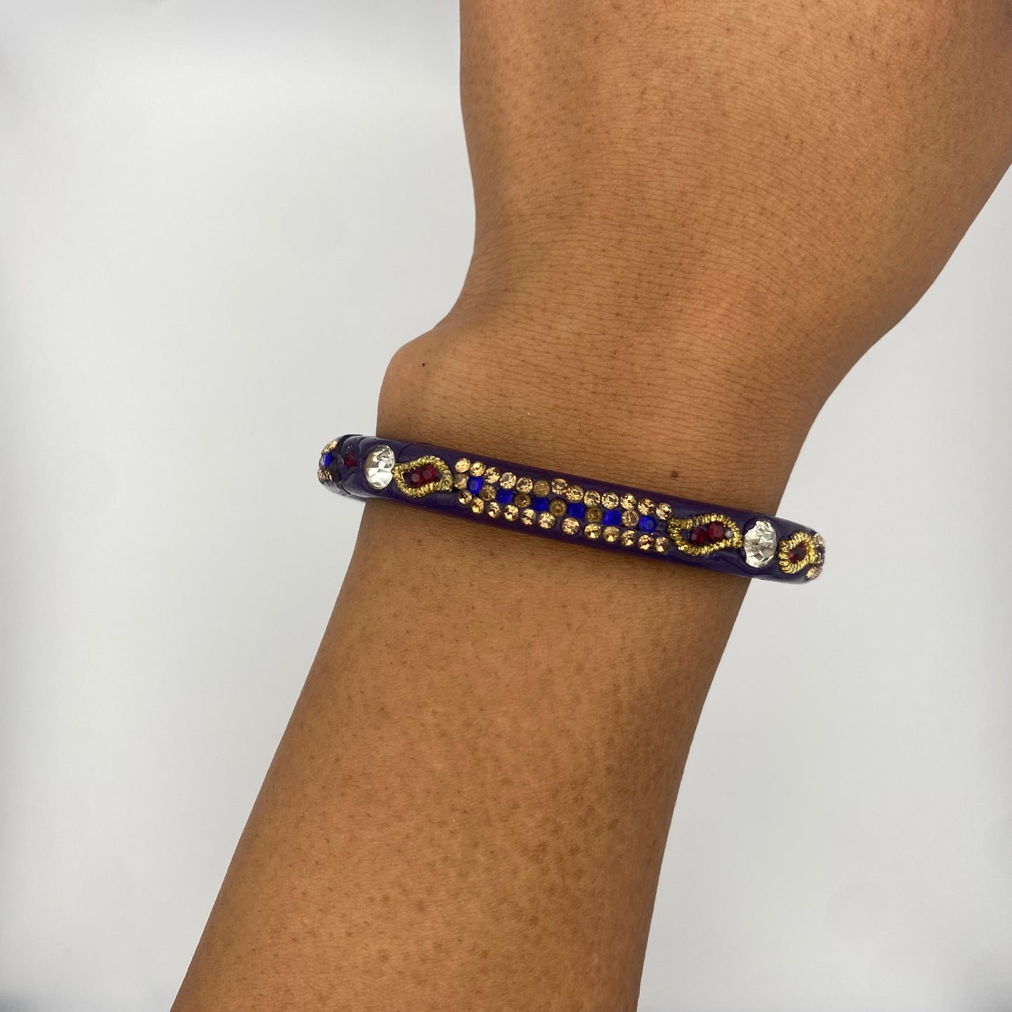 Indischer Armreif mit Glitzersteinen