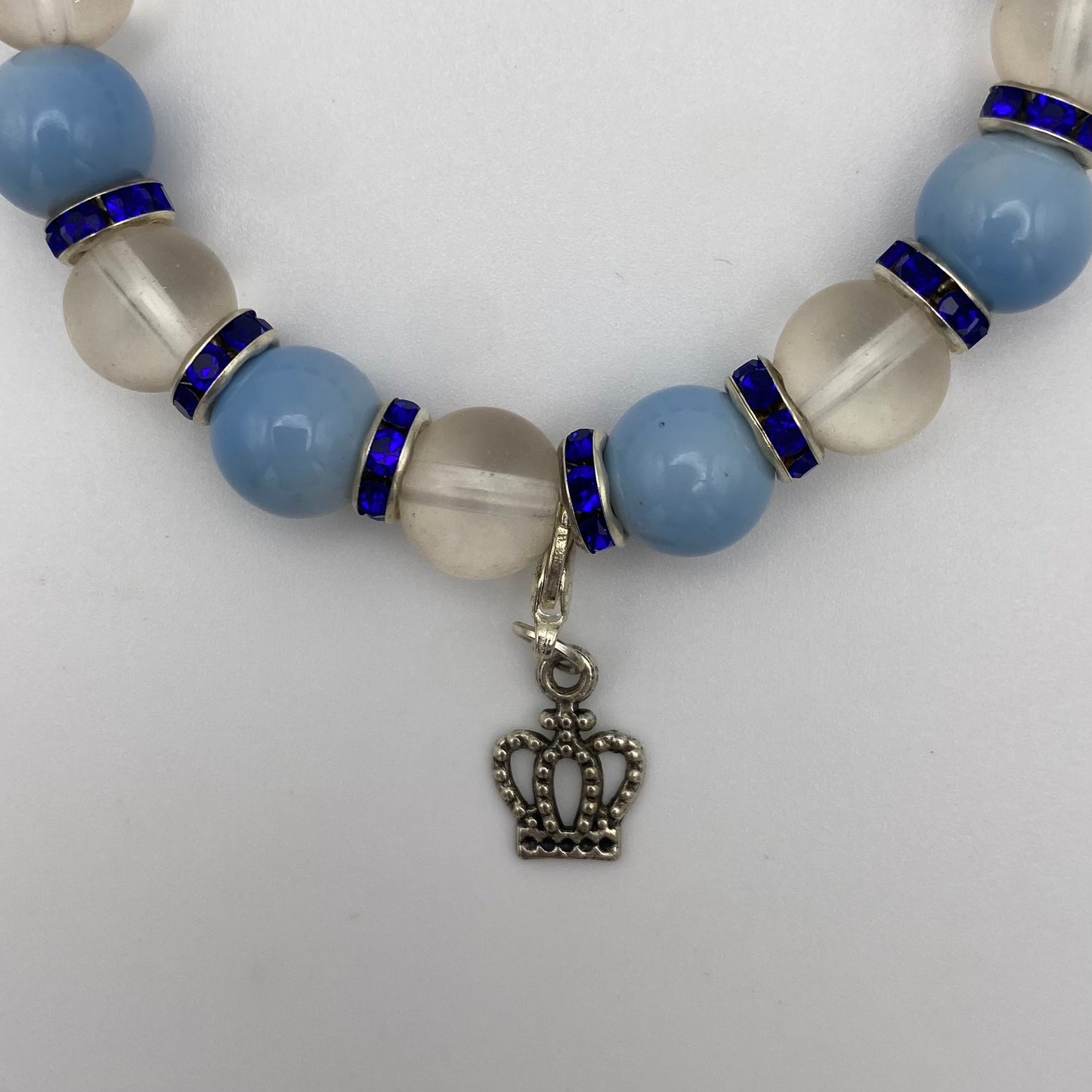 Armband mit Kronen-Anhänger