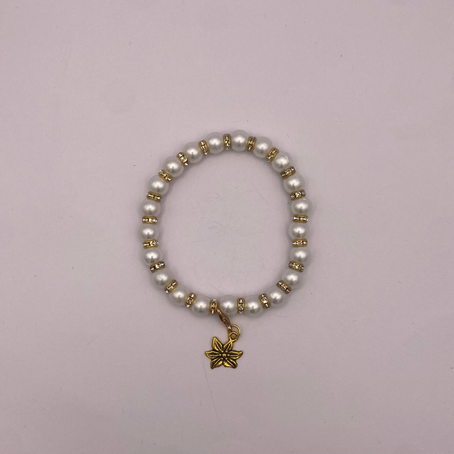 Armband mit Blumen-Anhänger